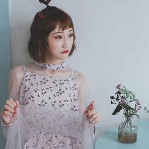 男生隔着内裤把鸡鸡撑大
