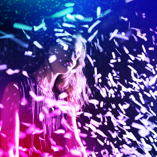 男生隔着内裤把鸡鸡撑大
